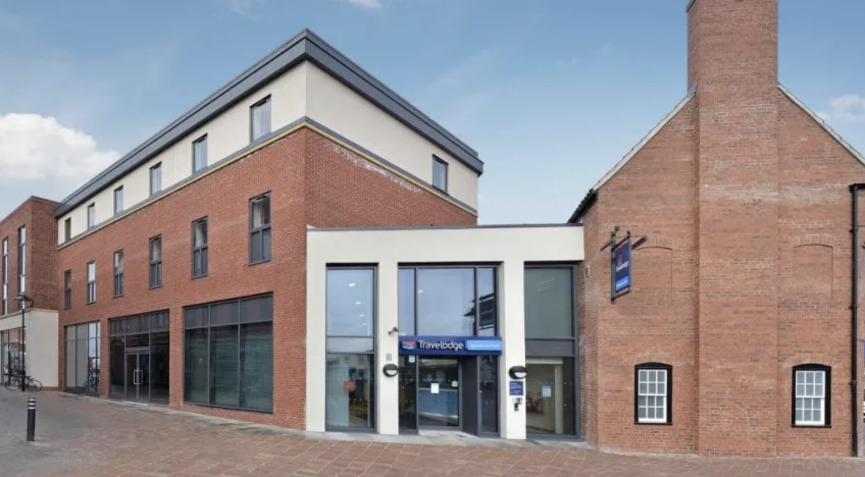 Cặp vợ chồng thuê khách sạn để ở suốt 22 năm dù sở hữu nhà riêng, nghe lý do xong nhiều người lại muốn làm theo- Ảnh 3.