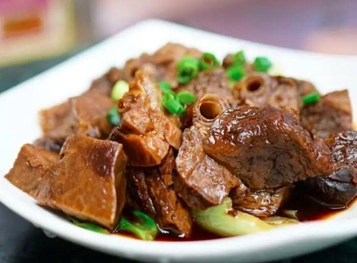 3 phần thịt lợn bị cảnh báo “tiềm ẩn rủi ro”, bác sĩ nhắc nên hạn chế ăn nếu không muốn rước họa vào thân - Ảnh 2.