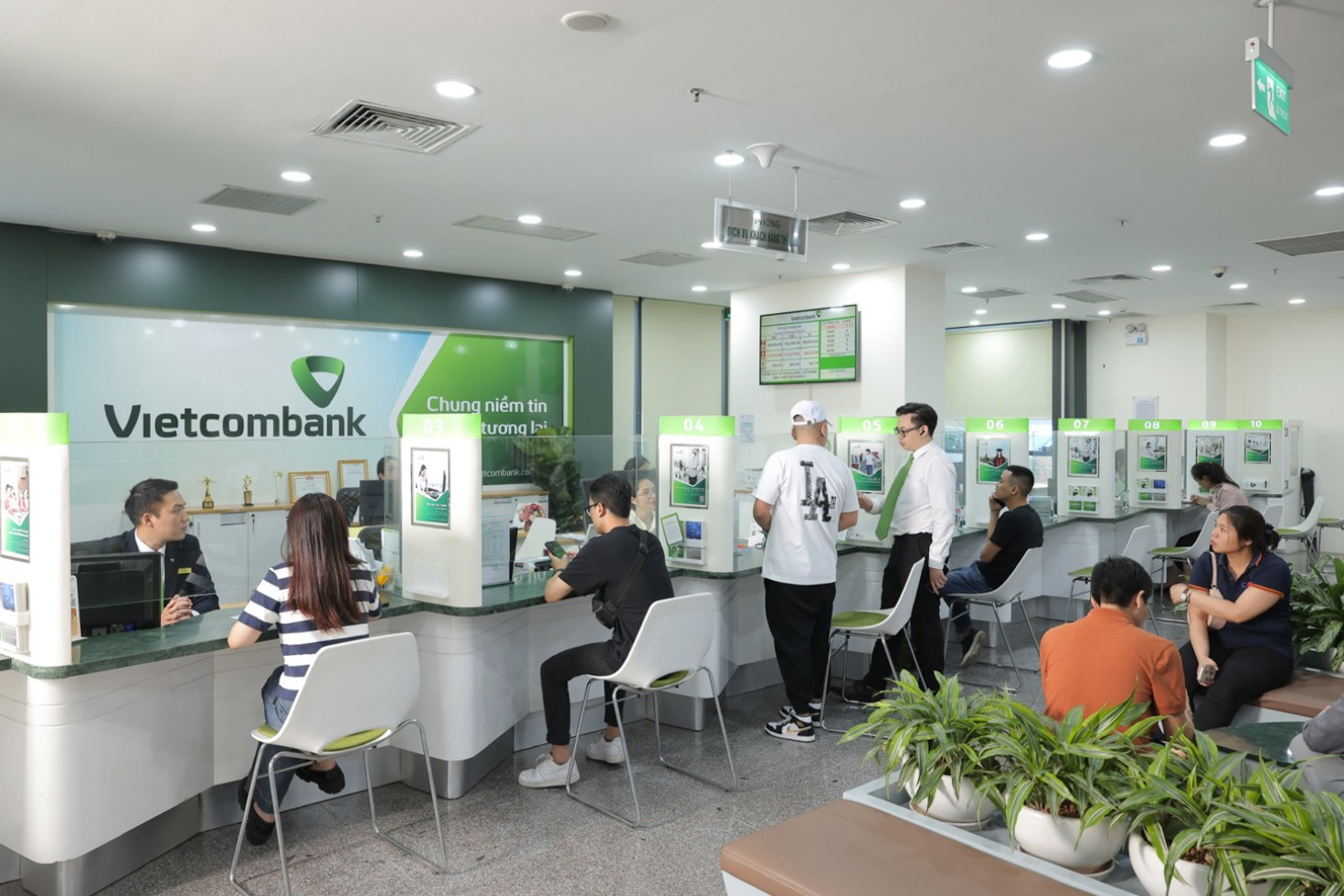 Lãnh đạo Vietcombank gom thêm cổ phiếu VCB- Ảnh 1. Lãnh đạo Vietcombank gom thêm cổ phiếu VCB- Ảnh 1.