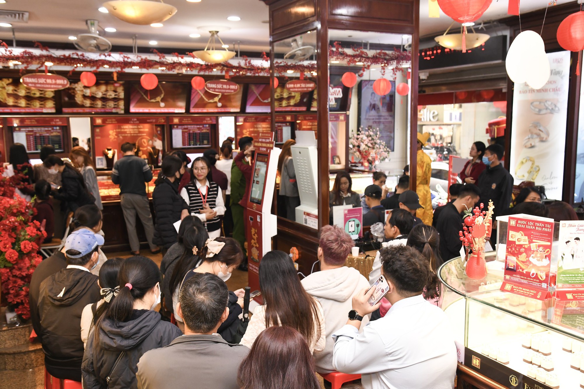 Việt Nam xuất hiện Máy bán Vàng tự động: Đặt tại các điểm bán sau - Ảnh 1.