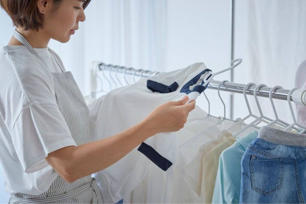 4 kiểu phơi quần áo “rước thêm bệnh” vào người mùa nồm ẩm, nhiều nhà rất dễ mắc phải - Ảnh 3.