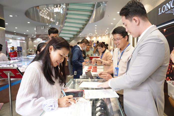 Cuối ngày 25-2, giá vàng miếng neo cao, nhiều công ty ra thông báo quan trọng- Ảnh 1.