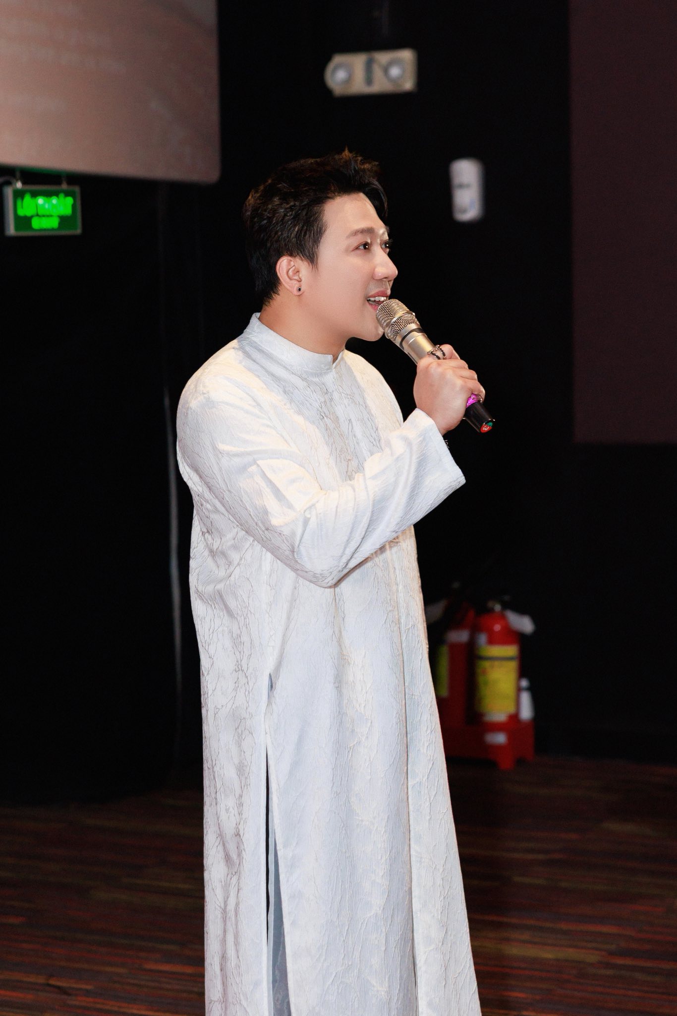 Doanh thu 5 bộ phim hơn 2100 tỷ, Trấn Thành bỏ túi bao nhiêu?- Ảnh 3.