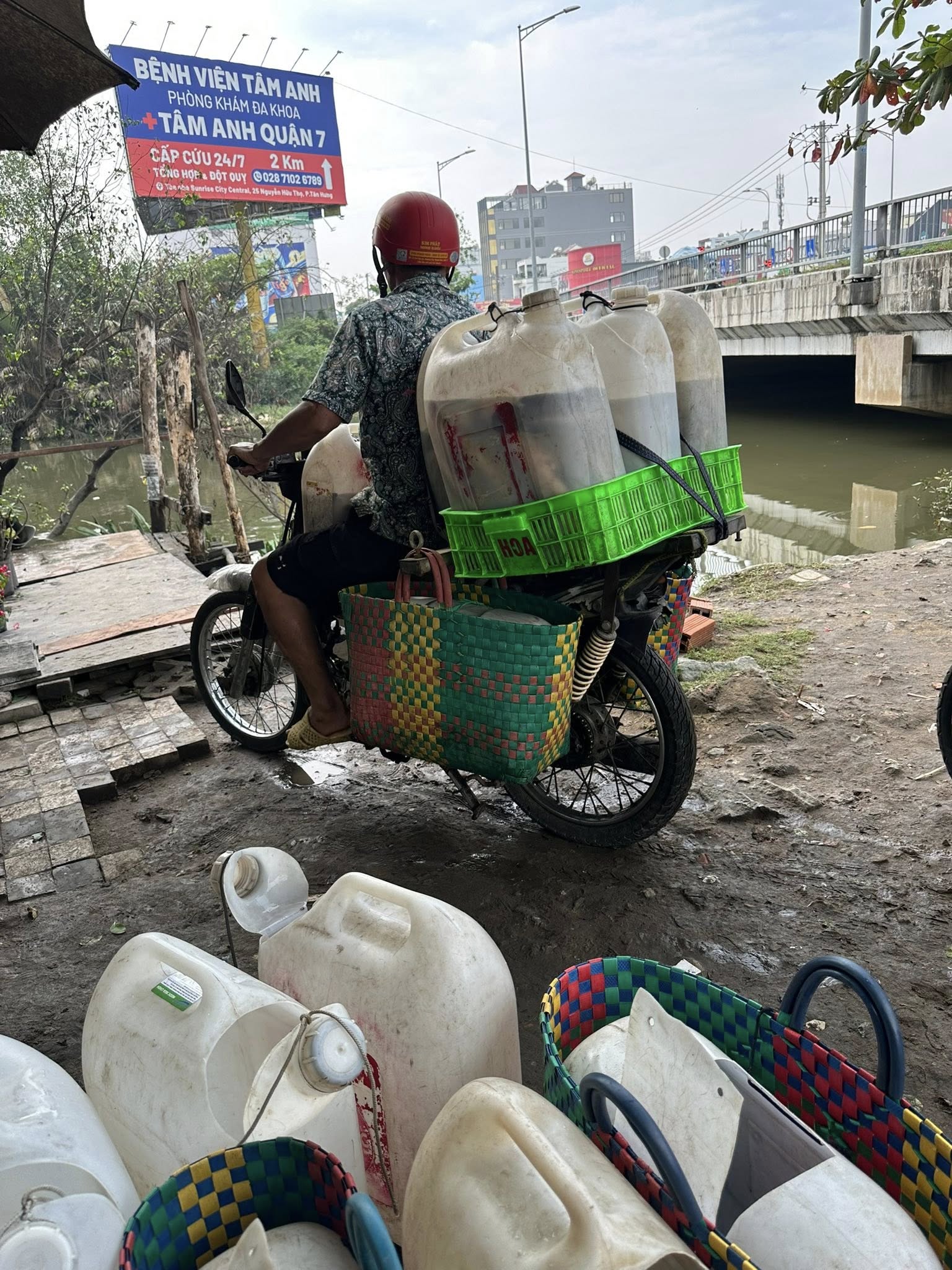Nam MC đình đám nói thẳng một điều về ngày vía Thần Tài: "Chẳng phải để khoe mà là để xúi" - Ảnh 2.