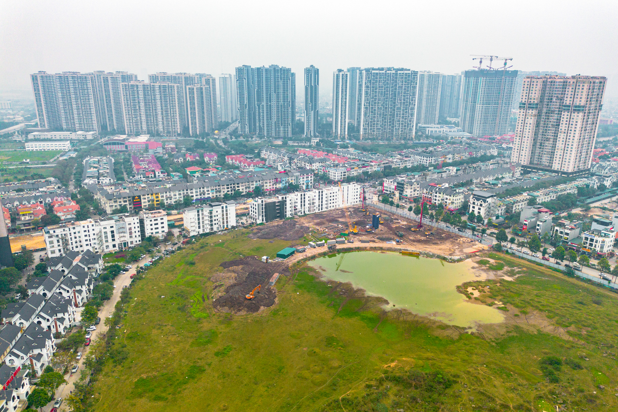 Toàn cảnh 6 toà chung đang rầm rầm xây dựng của MIK tại Nam An Khánh: Giá dự kiến 100 triệu đồng/m2, môi giới cắm chốt xung quanh - Ảnh 10.