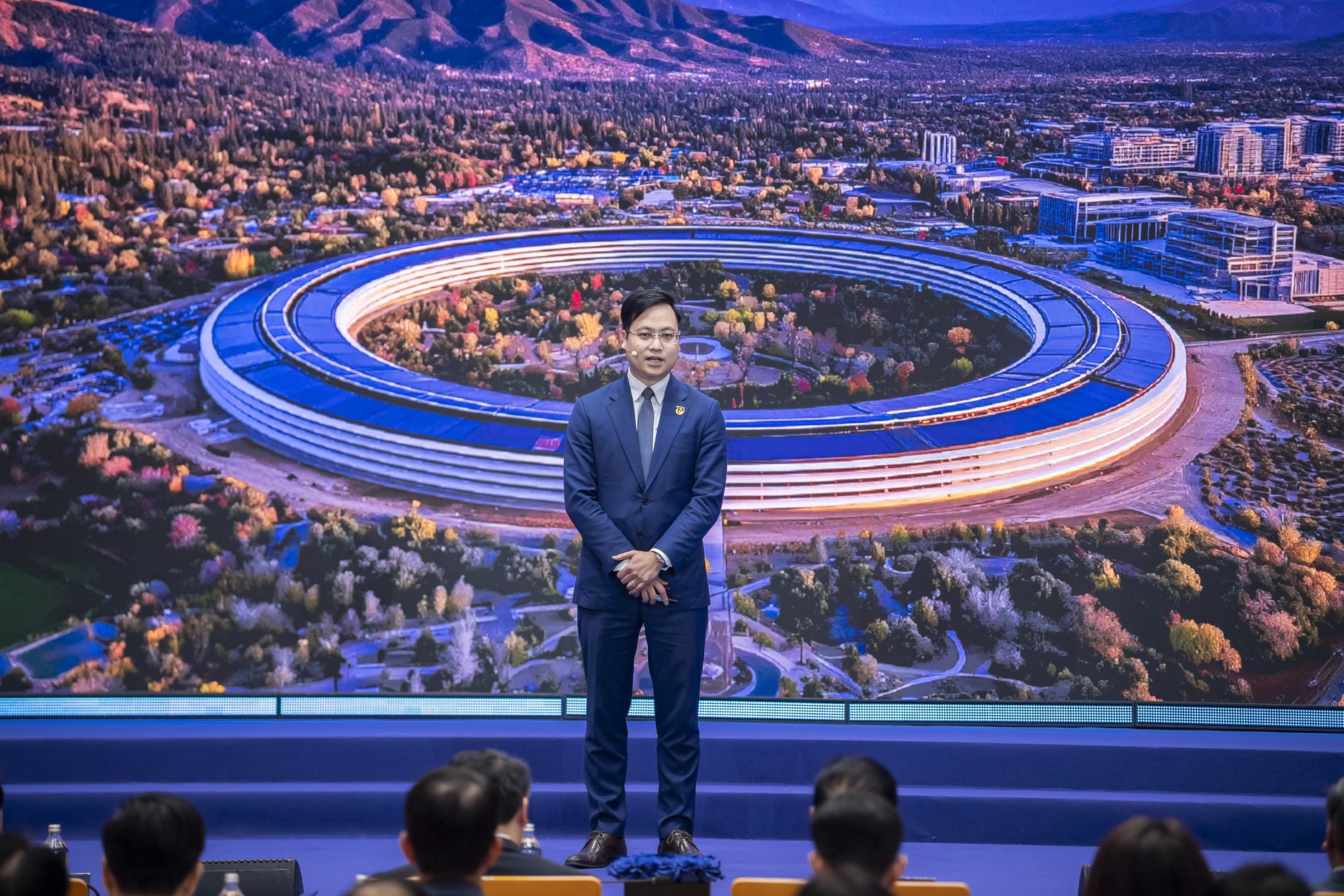 TS Trần Quang Hưng: 1 triệu đô ở Los Angeles "nuôi" đội ngũ 4 người trong 1 năm, nhưng ở Việt Nam thì gây dựng được đội ngũ 10 người mạnh công nghệ trong 2-3 năm - Ảnh 2.