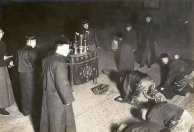 13 bức ảnh hiếm về Tết đầu thời nhà Thanh: Khung cảnh thật khiến nhiều người nghi ngờ phim truyền hình- Ảnh 7.