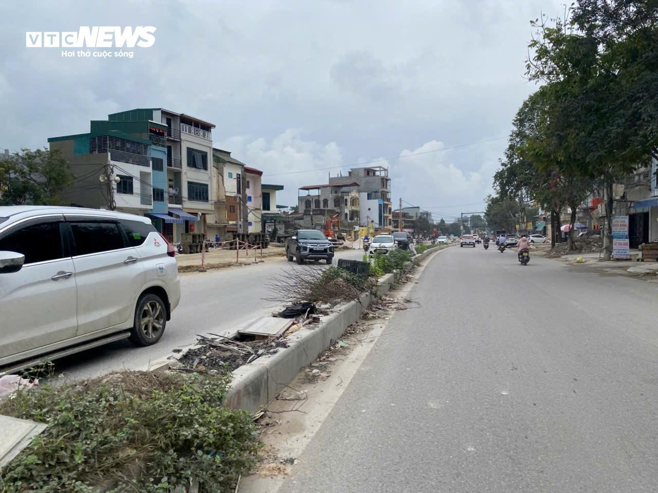 Dự án hơn 1000 tỷ đồng ở Thanh Hoá không rào chắn, người dân nơm nớp lo tai nạn- Ảnh 2.