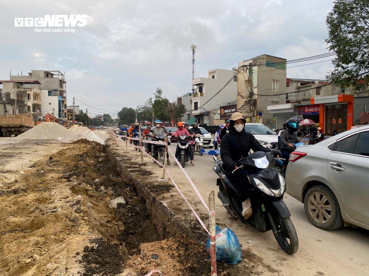 Dự án hơn 1000 tỷ đồng ở Thanh Hoá không rào chắn, người dân nơm nớp lo tai nạn- Ảnh 3.