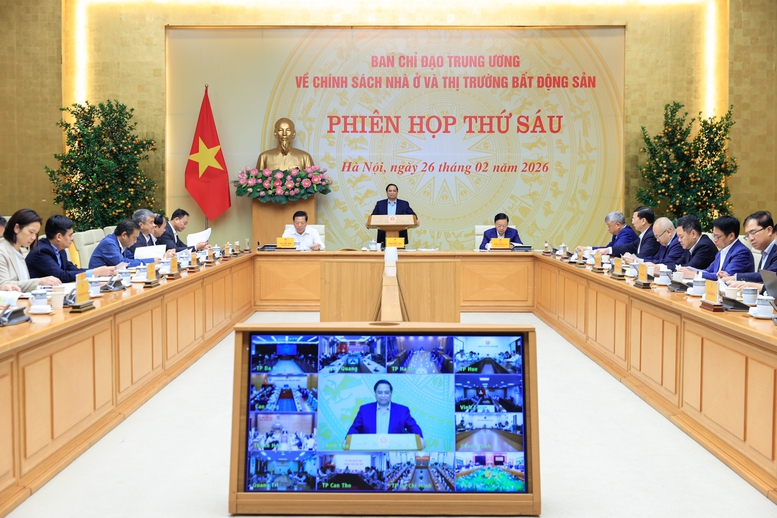 Thủ tướng: Xây dựng chính sách phát triển nhà ở cho người có thu nhập trung bình- Ảnh 1.