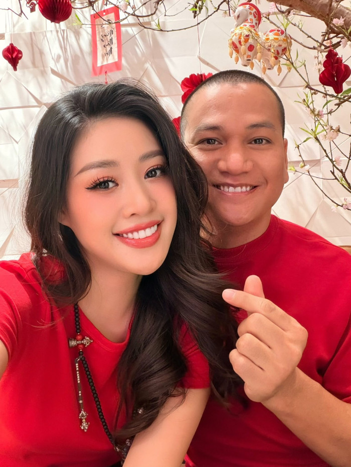 Chồng hơn 17 tuổi làm gì mà khiến Hoa hậu Khánh Vân bật khóc? - Ảnh 10.