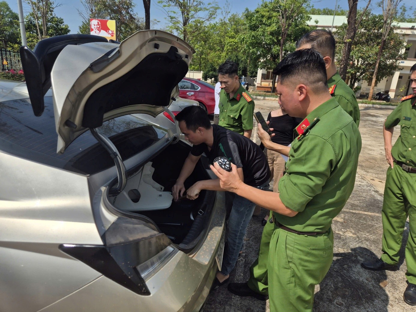 Ra lệnh khám xét, bắt tạm giam Nguyễn Mạnh Cường sinh năm 1988 - Ảnh 3.