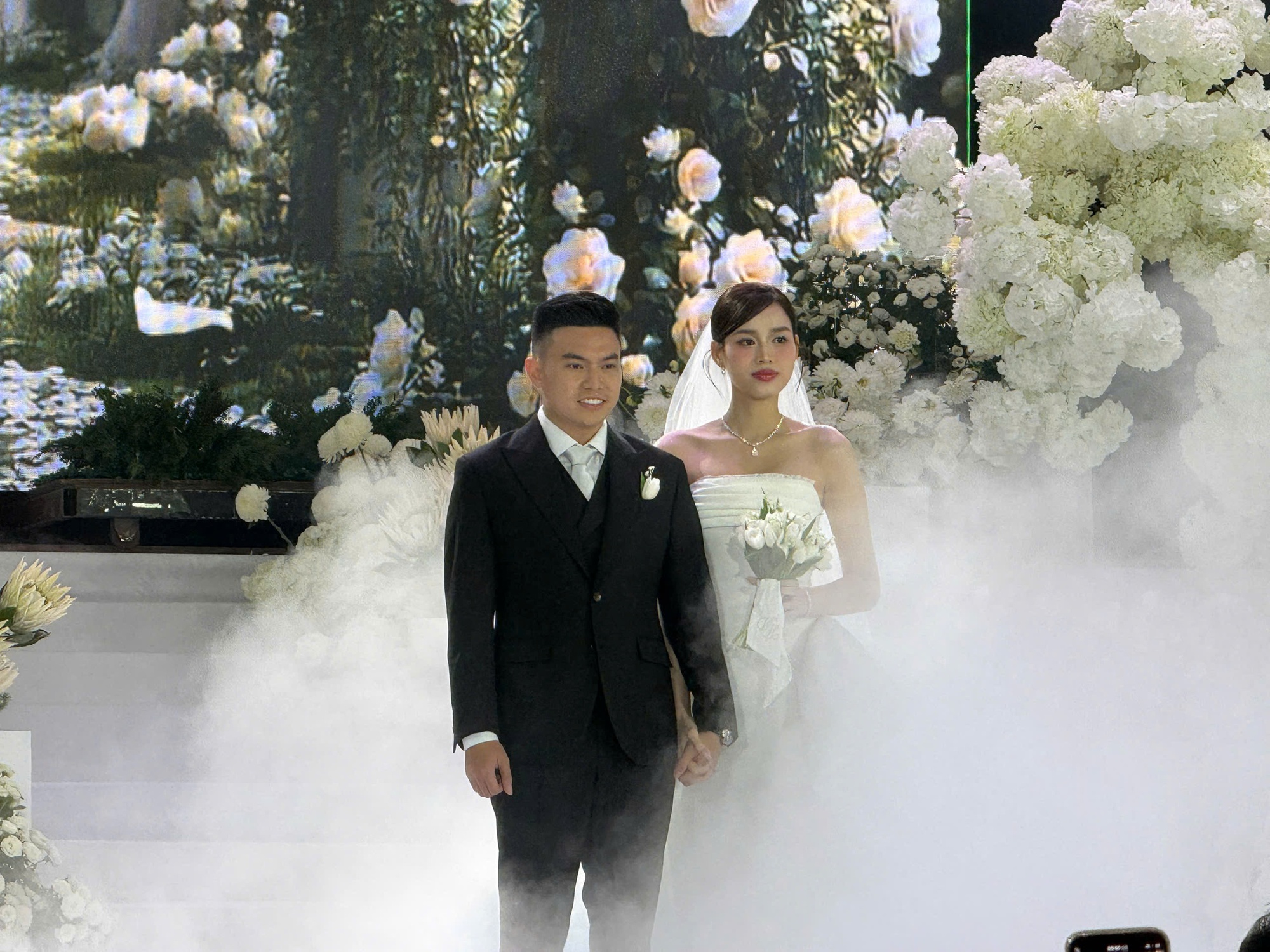 Chồng Hoa hậu Đỗ Thị Hà ứng cử đại biểu HĐND tỉnh Quảng Trị - Ảnh 1.