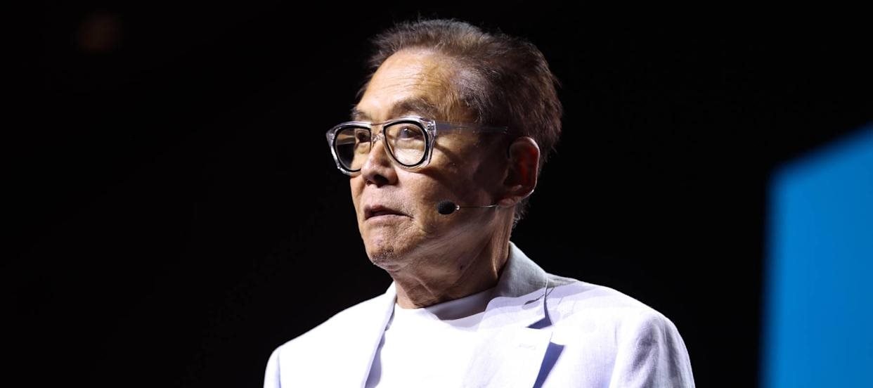 Nhận định bất ngờ của tác giả ‘Cha giàu, cha nghèo’ về vàng gây tranh cãi- Ảnh 1.