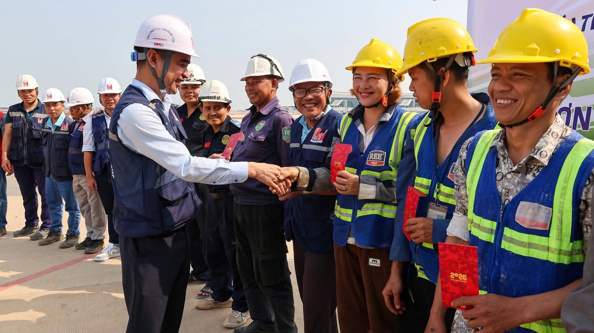 Tập trung tối đa nguồn lực, nhân lực thi công sân bay Long Thành - Ảnh 3.