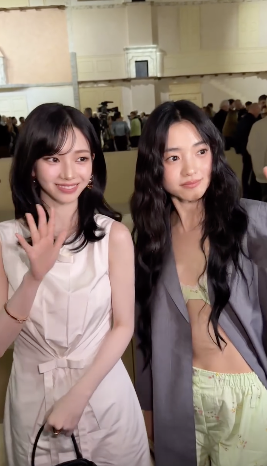 Show Prada năm nay: Tỷ phú Mark Zuckerberg ngồi front row gây tranh cãi, 2 nữ thần Hàn Quốc đọ sắc trong 1 khung hình- Ảnh 5.