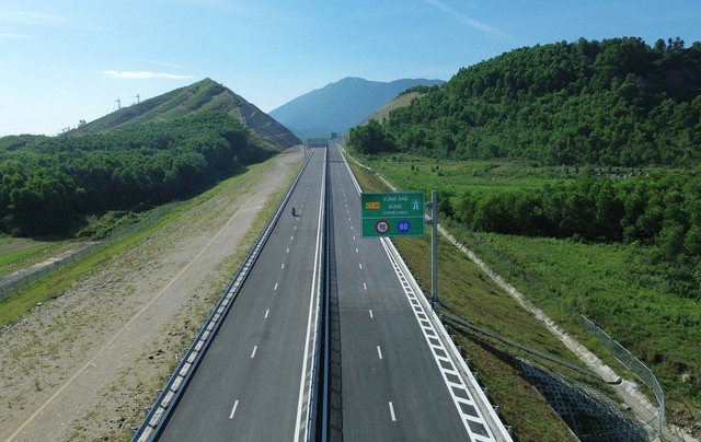 Liên danh Tập đoàn Sơn Hải trúng gói thầu quan trọng trên tuyến cao tốc qua quê nhà Chủ tịch Nguyễn Viết Hải- Ảnh 1. Liên danh Tập đoàn Sơn Hải trúng gói thầu quan trọng trên tuyến cao tốc qua quê nhà Chủ tịch Nguyễn Viết Hải- Ảnh 1.