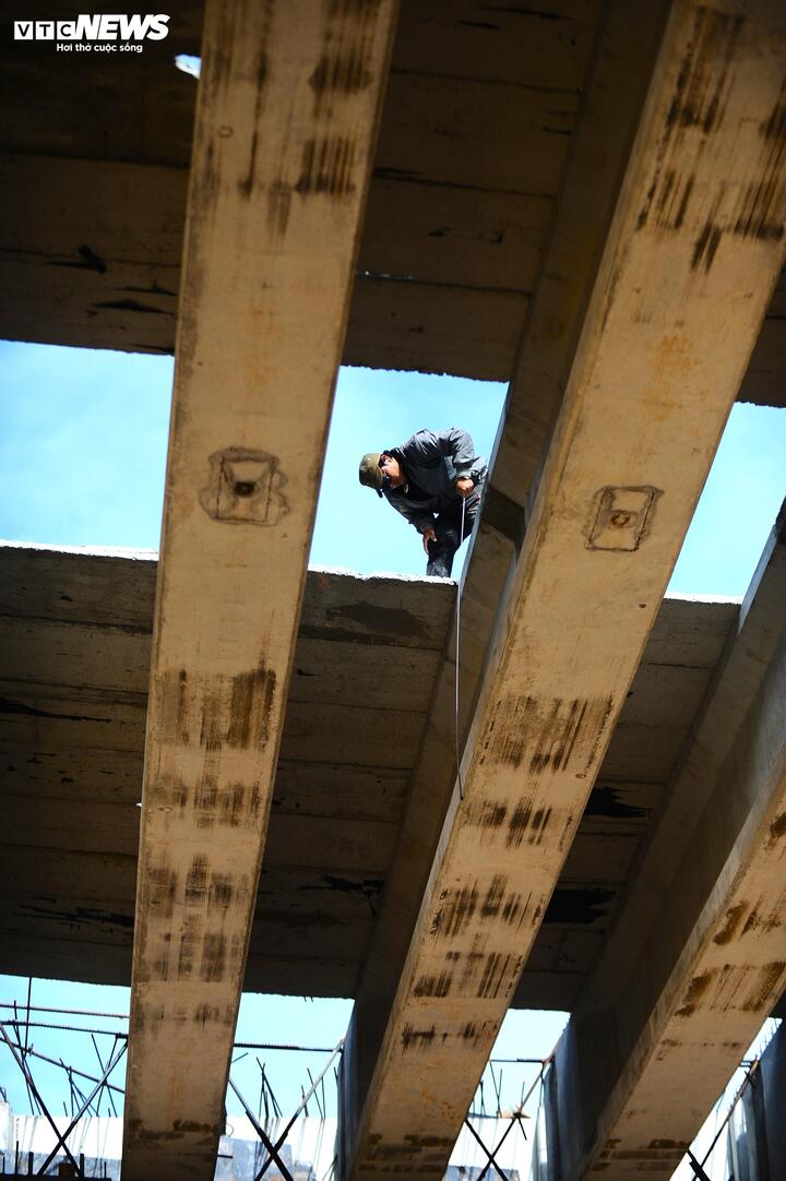 Cận cảnh cầu cạn qua điểm sạt lở khổng lồ trên đèo Mimosa tại Đà Lạt- Ảnh 7.