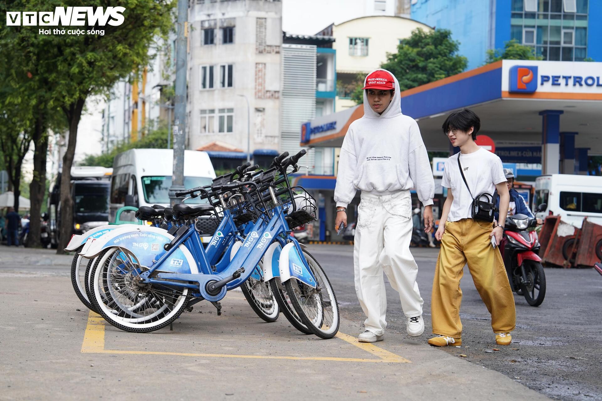 Xe đạp công cộng TP.HCM ế ẩm, du khách ngại dùng vì lý do khó tin- Ảnh 3.