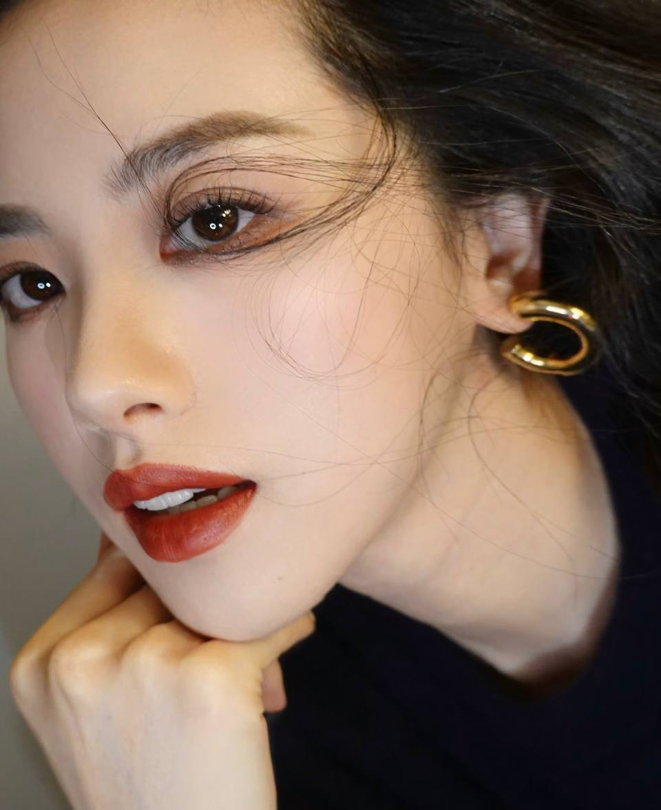 Soi gương đoán ngay "thời điểm vàng" phát tài: Nét tướng nào trên khuôn mặt tiết lộ bạn sắp giàu to? - Ảnh 2.