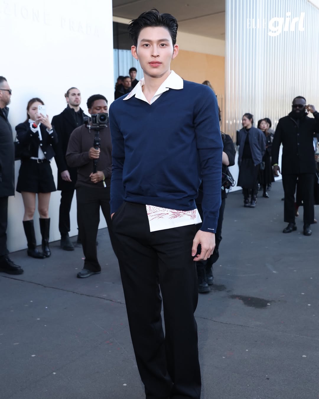 Show Prada năm nay: Tỷ phú Mark Zuckerberg ngồi front row gây tranh cãi, 2 nữ thần Hàn Quốc đọ sắc trong 1 khung hình- Ảnh 10.