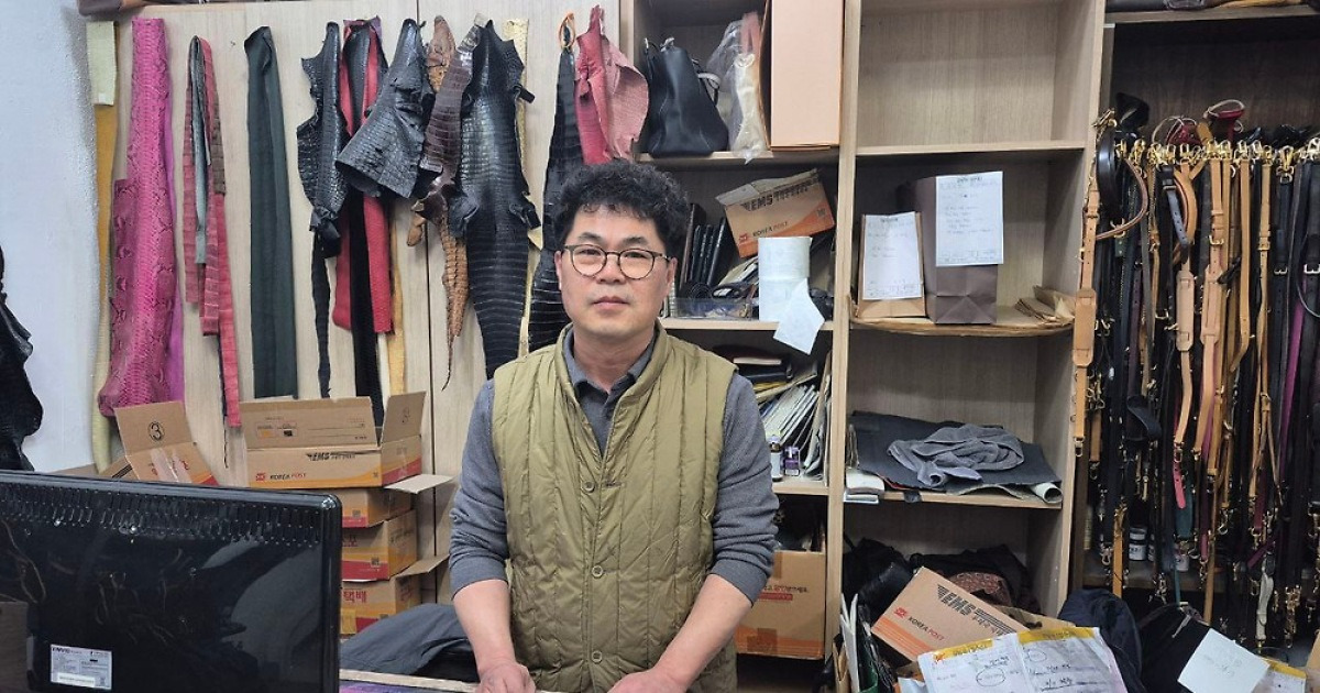 Louis Vuitton bị toà án Hàn "lật kèo", người thợ làm nghề sửa túi xách đi tìm công lý suốt 4 năm thắng kiện - Ảnh 1.