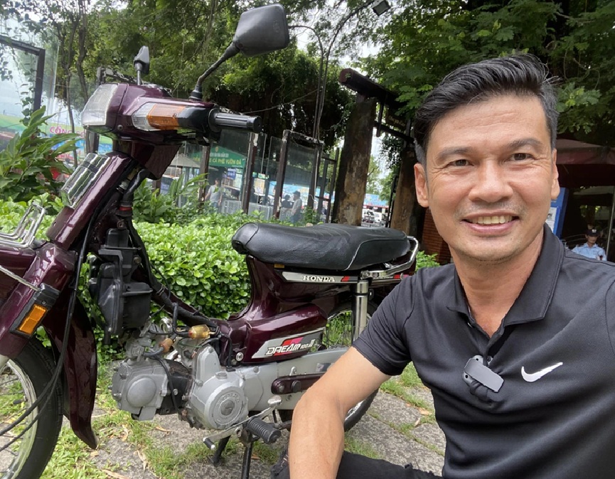 Nam diễn viên lấy vợ kém 26 tuổi, bỏ TP.HCM về quê: Lên tiếng khi bị nói đi làm cò đất - Ảnh 1.