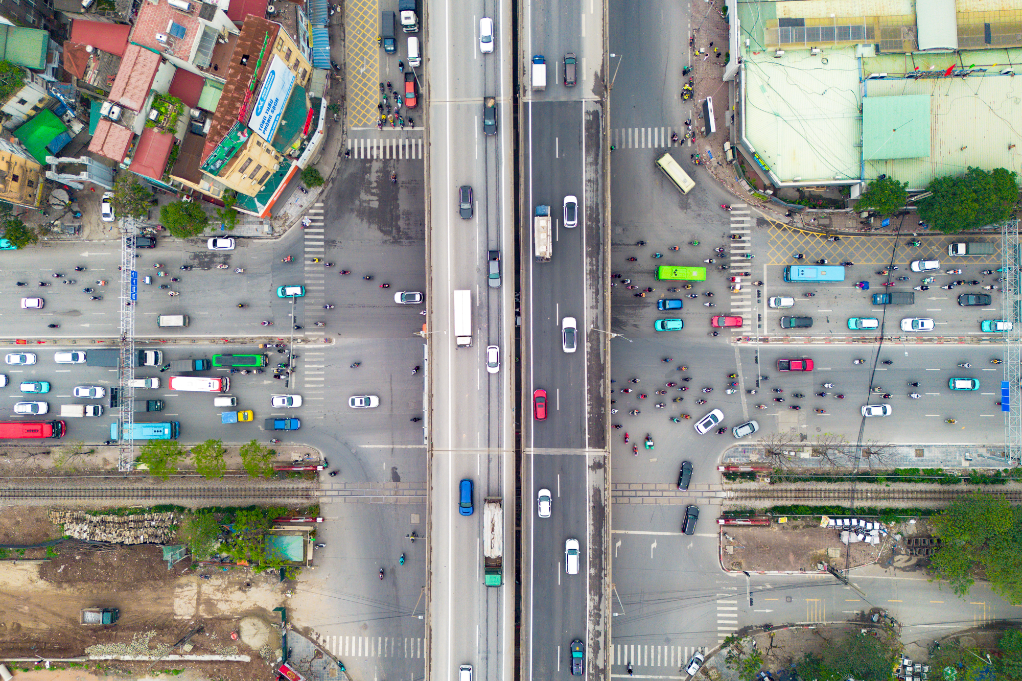 Toàn cảnh trục đường 153.000 tỷ đang được nghiên cứu mở rộng lên 90 m, nối trung tâm Hà Nội với đại đô thị lớn nhất Việt Nam - Ảnh 11.