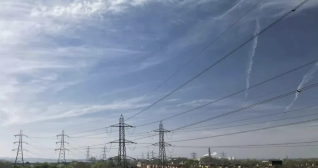 Tỷ phú “siêu nhân” Lý Gia Thành bán hơn 16 tỷ USD tài sản tại Anh: Thương vụ 16 năm lãi gấp 6 lần và 1 ĐIỀU đắt giá phía sau- Ảnh 2. Tỷ phú “siêu nhân” Lý Gia Thành bán hơn 16 tỷ USD tài sản tại Anh: Thương vụ 16 năm lãi gấp 6 lần và 1 ĐIỀU đắt giá phía sau- Ảnh 2.