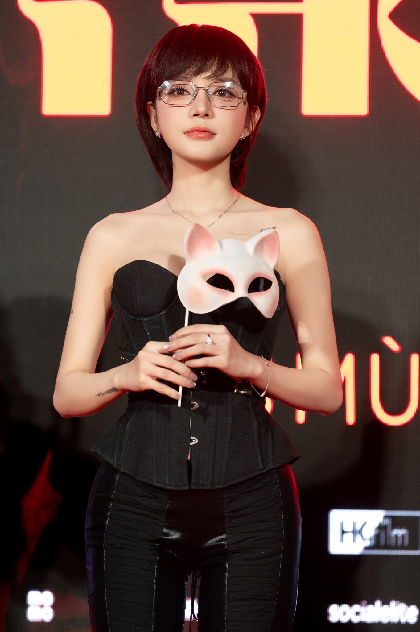 Nữ chính đóng phim Việt 300 tỷ: Mỹ nhân vòng eo 55cm, ca nhạc sĩ đa tài thử đủ show thực tế cuối cùng cũng "lãi đậm”- Ảnh 1.