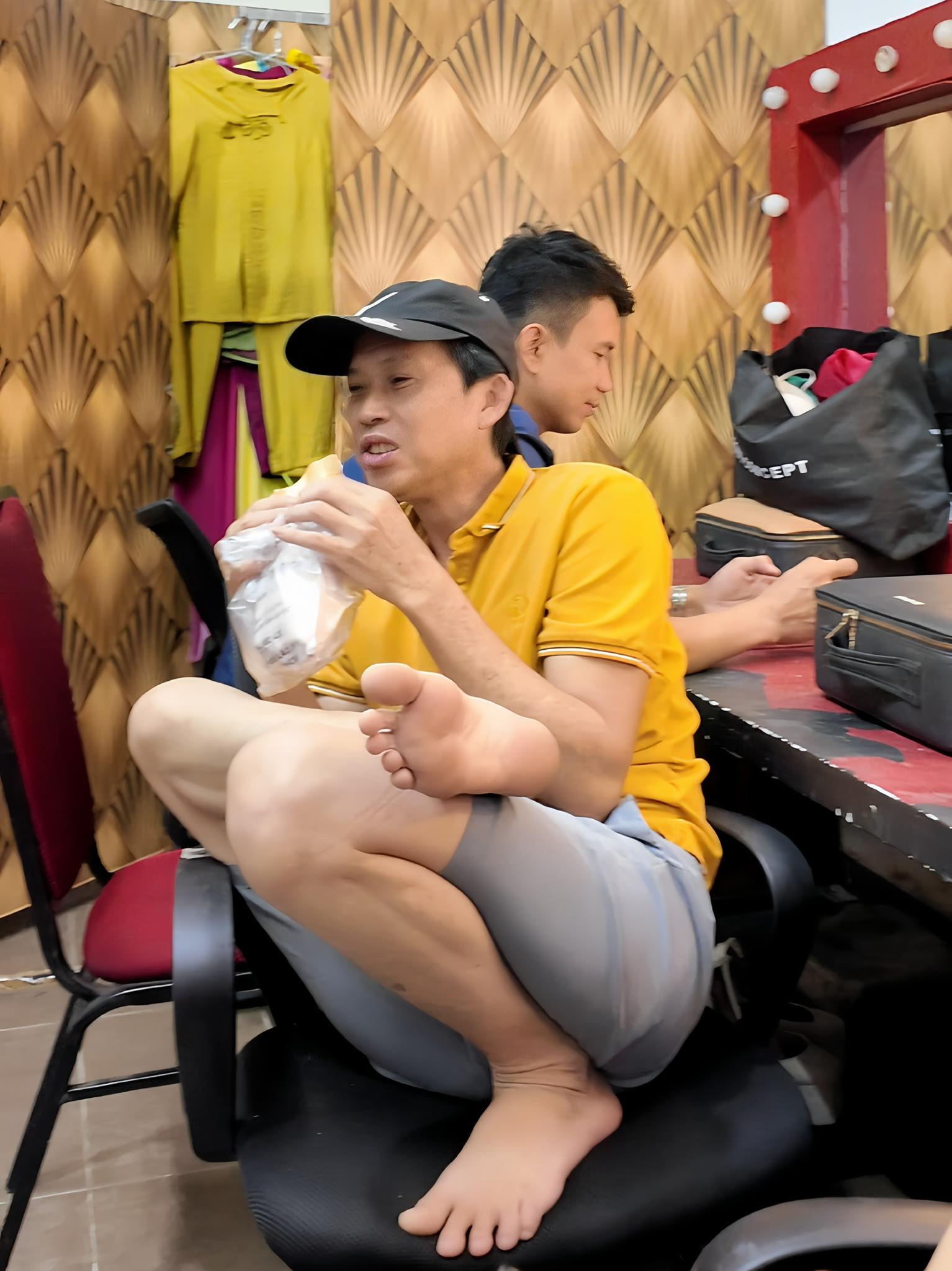 Tình hình sức khỏe của NSƯT Hoài Linh- Ảnh 2.