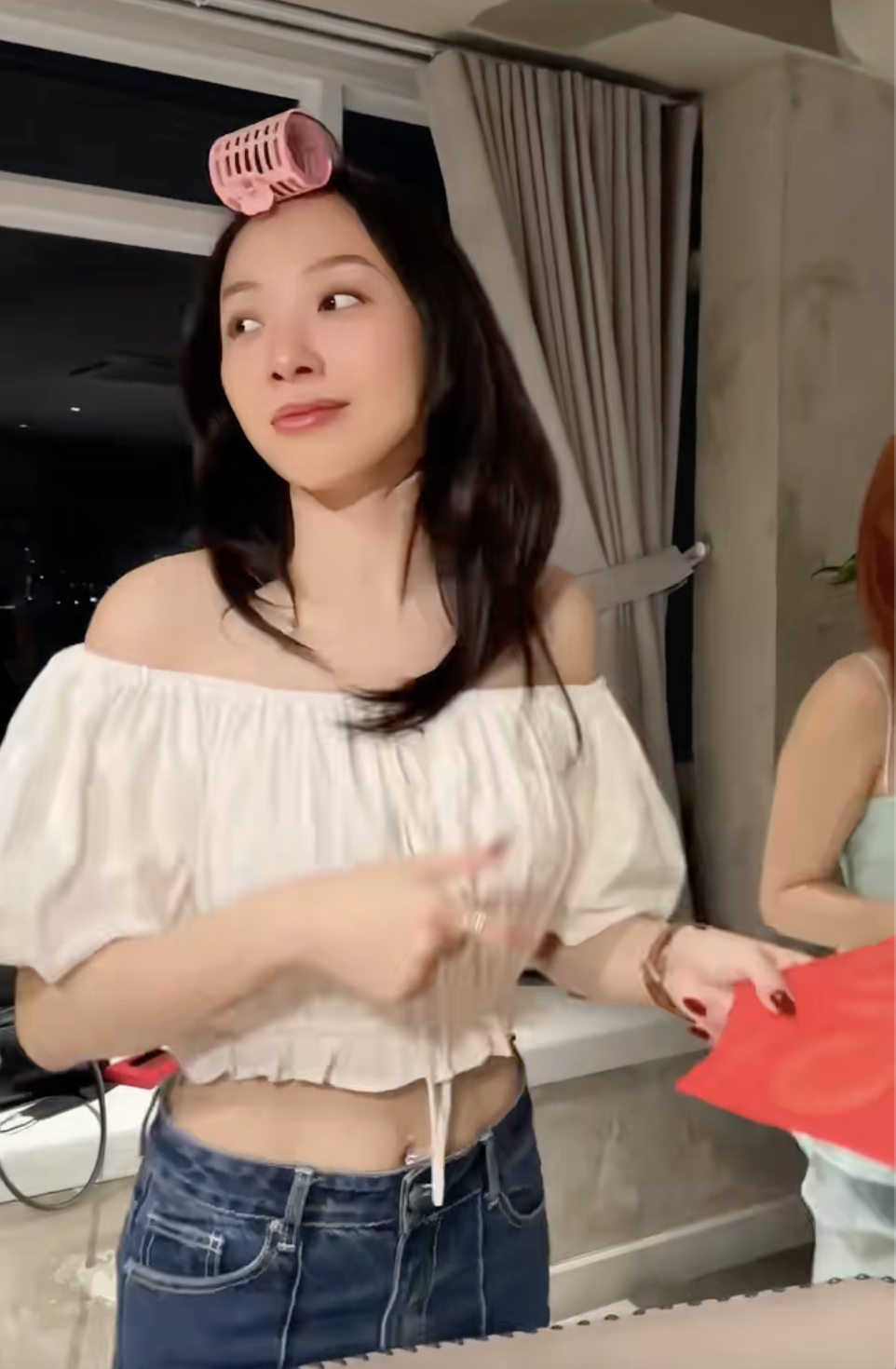 Tóc Tiên không né tránh sau ly hôn- Ảnh 1. Tóc Tiên không né tránh sau ly hôn- Ảnh 1.