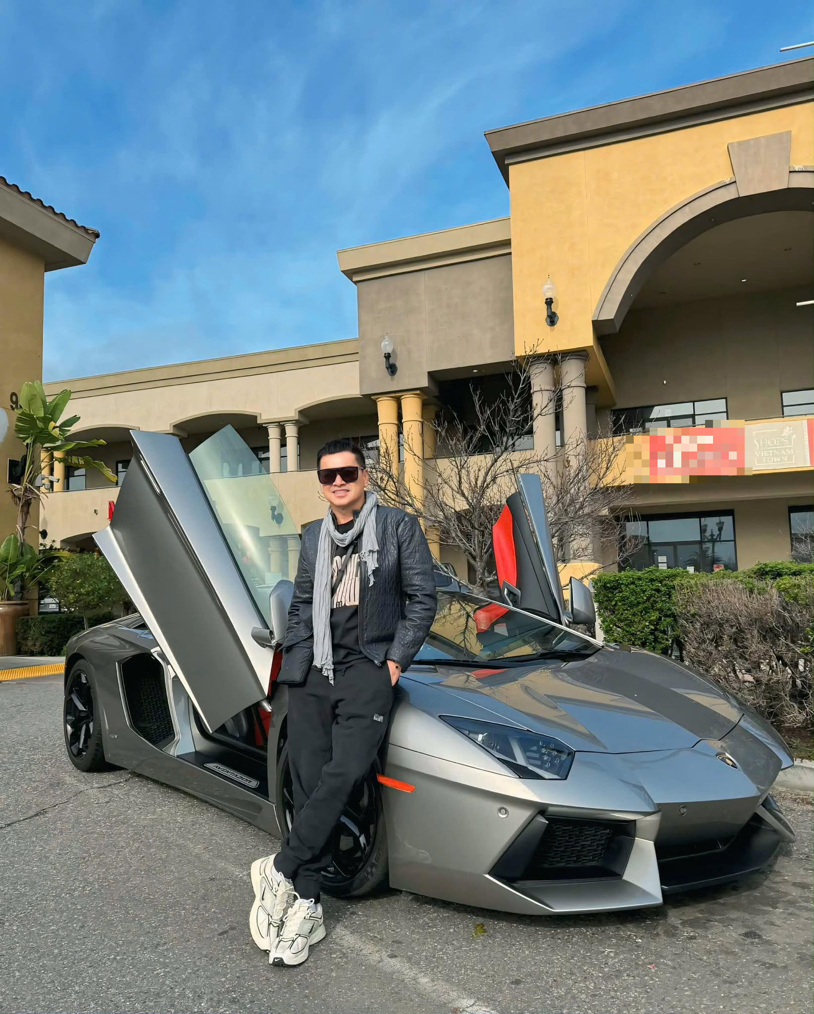 Nam nghệ sĩ U70 si mê mẹ đơn thân kém 37 tuổi, tặng biệt thự 4 tầng, mua nhiều mỹ phẩm để không già- Ảnh 9.