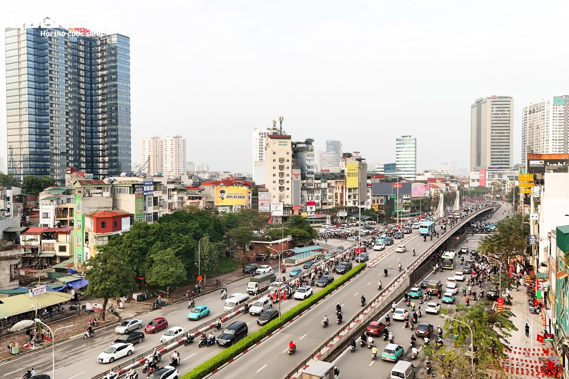 Hiện trạng đường Láng trước đề xuất mở rộng lên gần 54m- Ảnh 10.