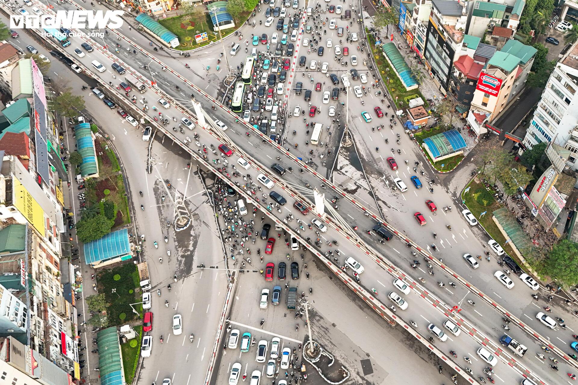 Hiện trạng đường Láng trước đề xuất mở rộng lên gần 54m- Ảnh 14.