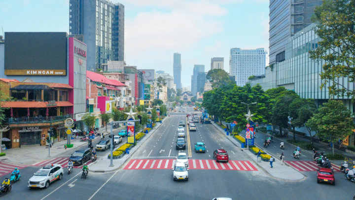 Chủ tịch TP.HCM yêu cầu chấm dứt tổ chức sự kiện tràn lan trên đường Lê Lợi- Ảnh 1.