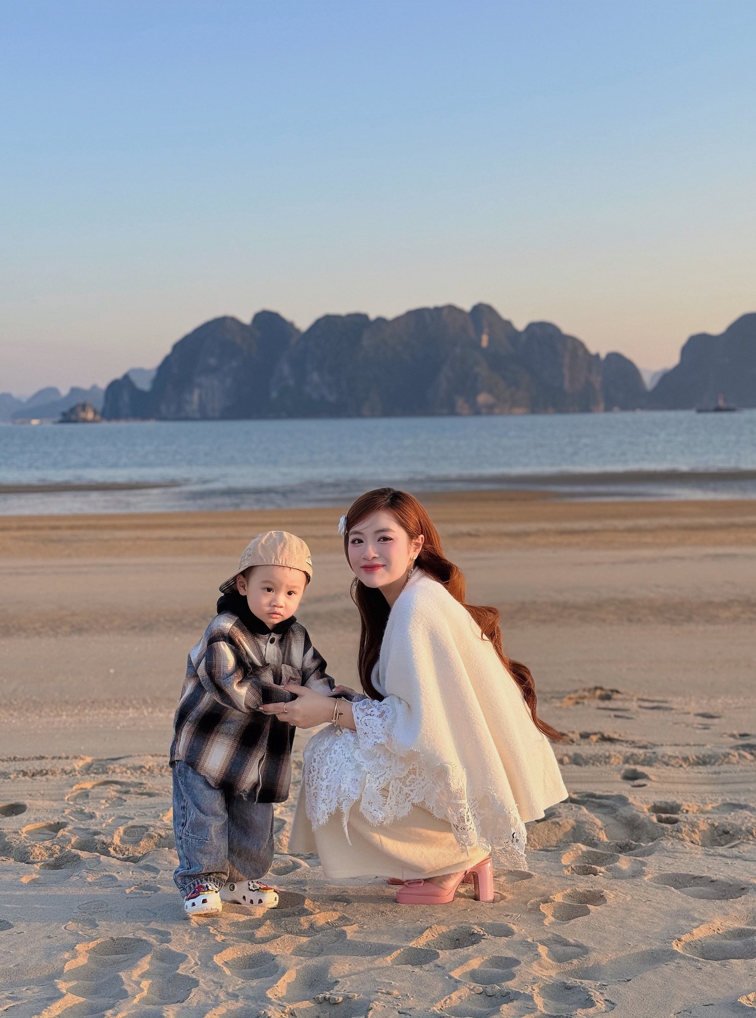 Nữ ca sĩ xinh đẹp được chồng yêu chiều nhất nhì Việt Nam- Ảnh 1.