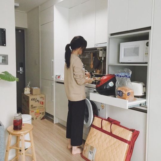 Cách tiết kiệm 5-7 triệu/tháng của người lương thấp: Mua đồ “cận date”, quanh năm ru rú trong phòng, ốm cũng không dám đi viện- Ảnh 2.