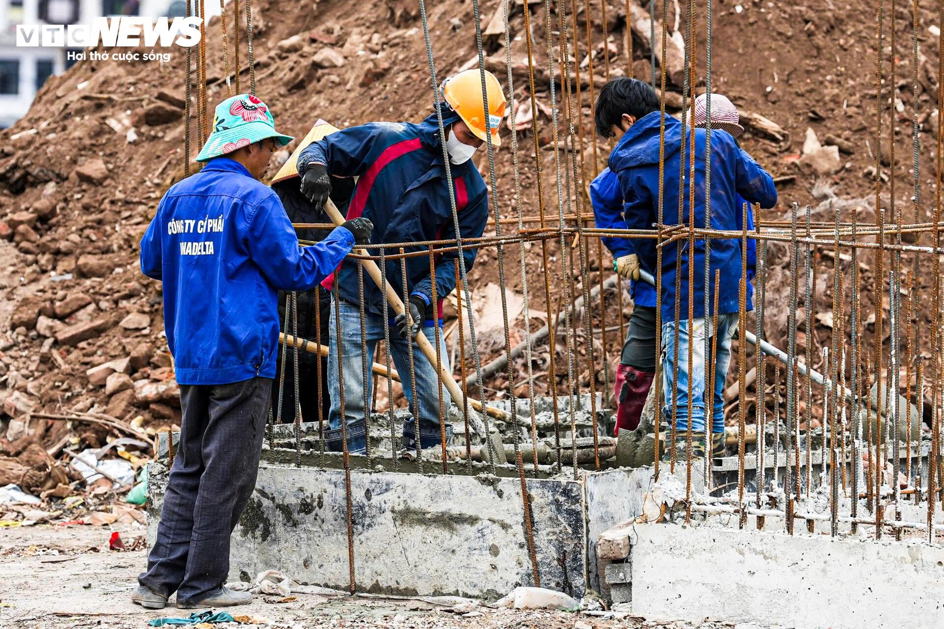 Tuyến đường rộng gần 100m ven Hồ Tây dần thành hình sau một năm thi công- Ảnh 5.