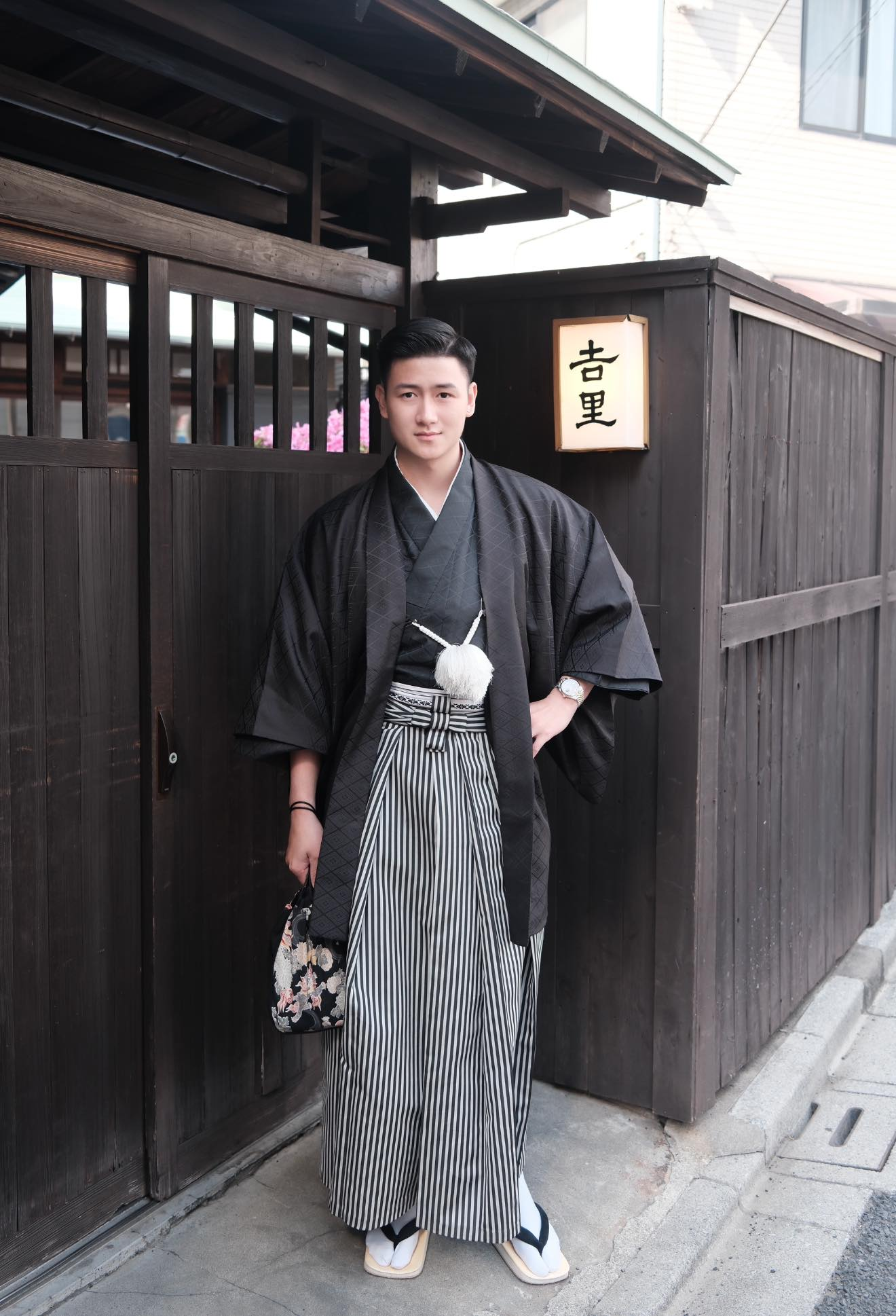 Người đàn ông được tìm kiếm nhiều nhất trong fan concert Hòa Minzy- Ảnh 7.