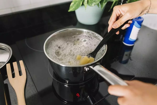 Rút ngay phích cắm 5 thiết bị này trước khi về quê nếu không muốn "tiền mất tật mang" đầu năm- Ảnh 3.