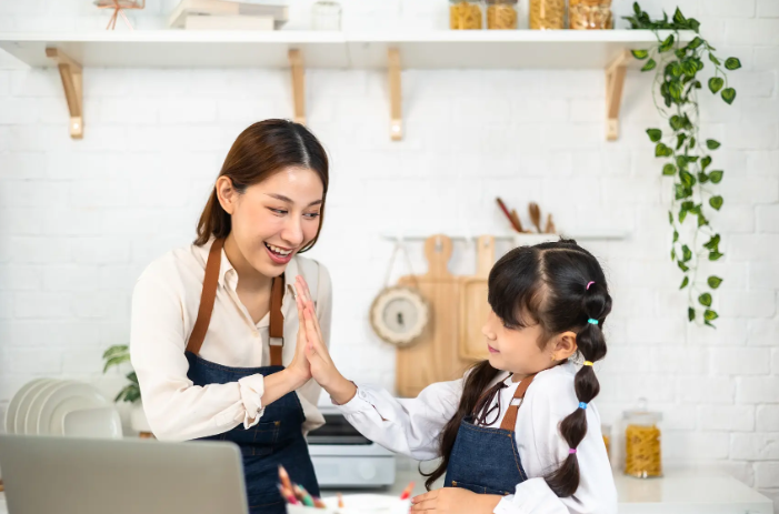 Gia đình có con gái nhất định phải ghi nhớ 8 điều này- Ảnh 2.