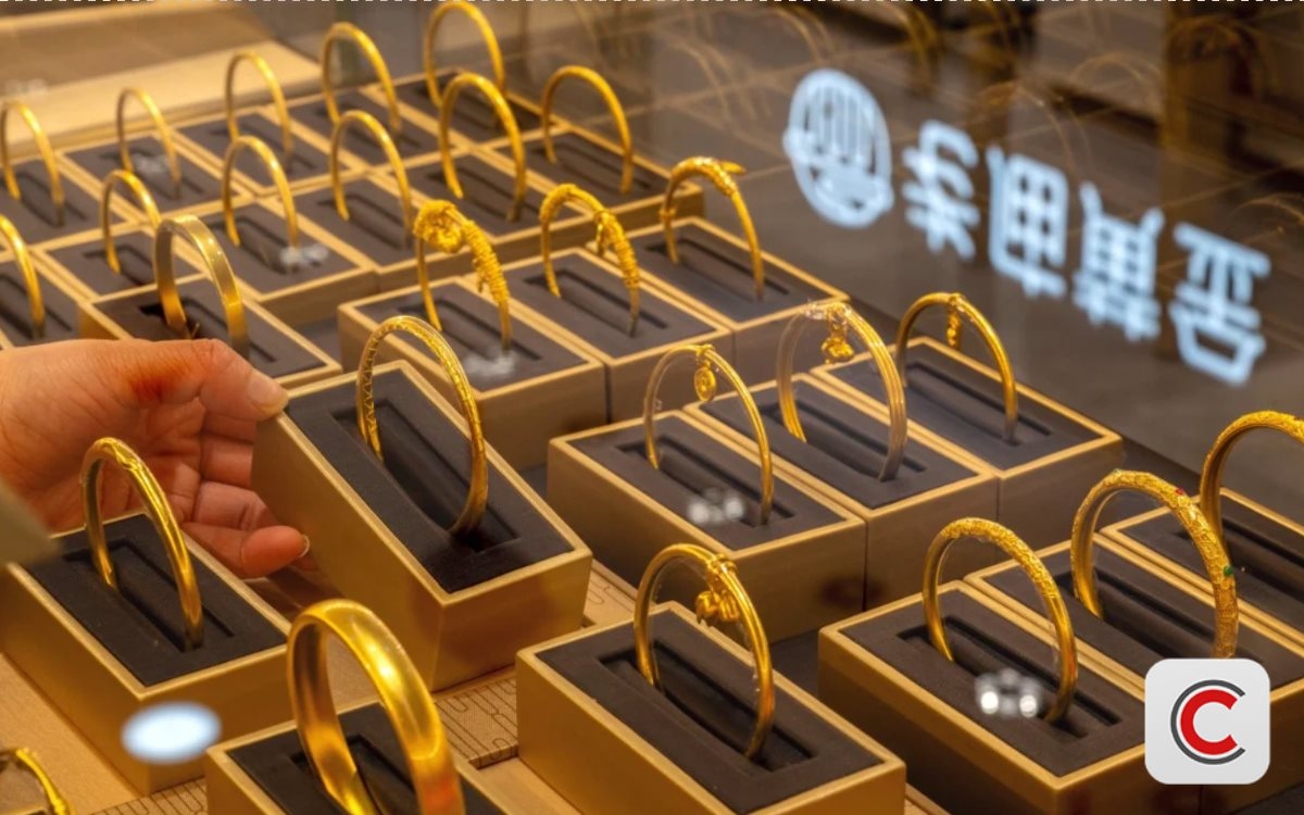 Thêm 1 app đầu tư vàng bị gắn 'cảnh báo đỏ': Hiệu ứng domino lan rộng thị trường tư nhân, nhà đầu tư ồ ạt đòi rút tiền- Ảnh 1.