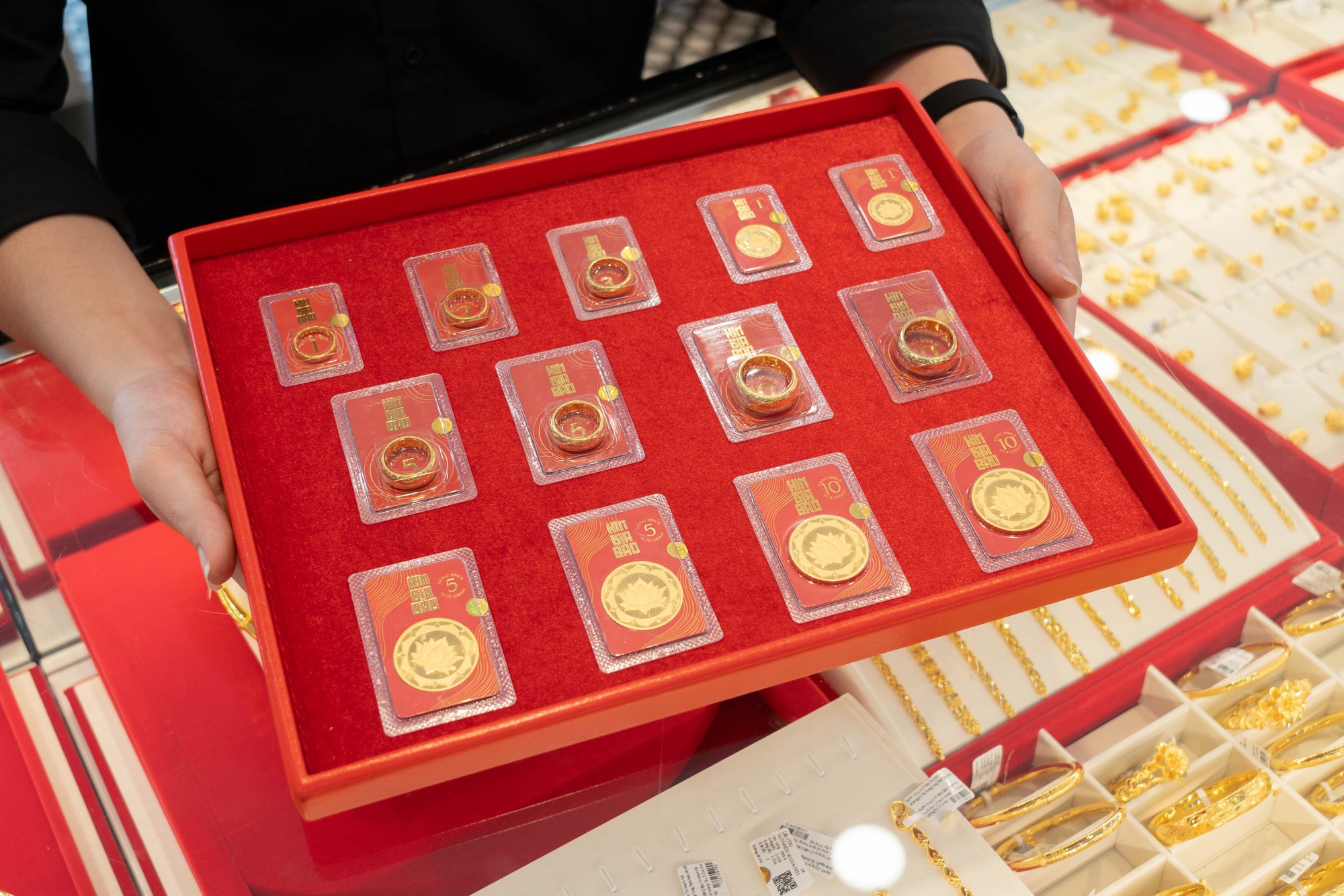 Tối 3-3, giá vàng miếng SJC, vàng nhẫn tăng rất nhanh - Ảnh 1.