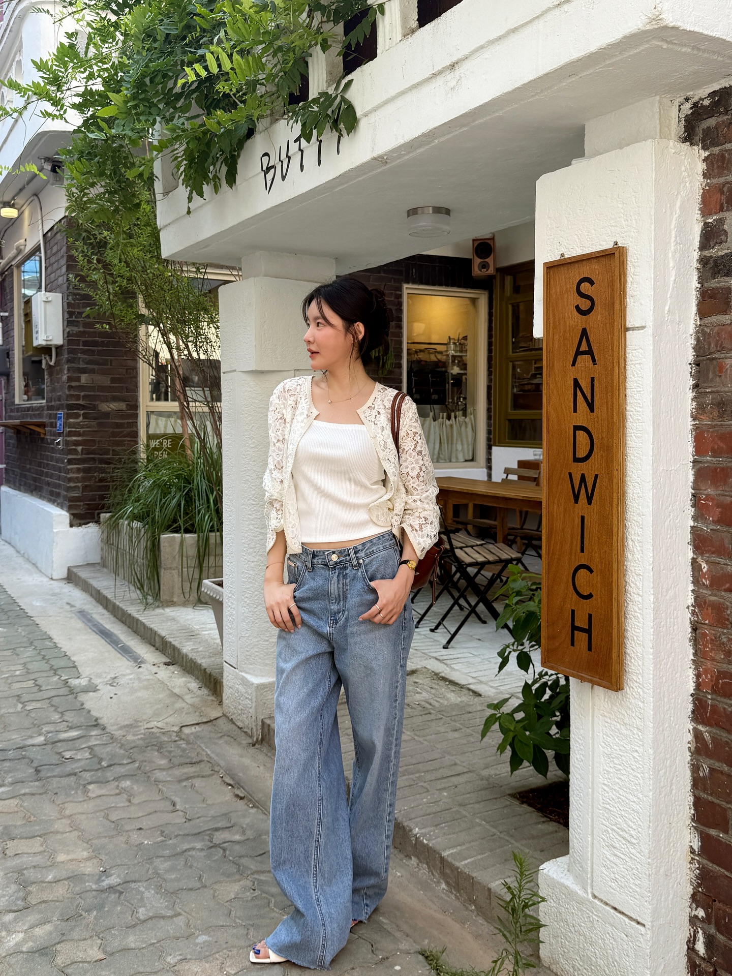 Phụ nữ Hàn mặc quần jeans ống rộng rất đẹp với 5 công thức- Ảnh 5.