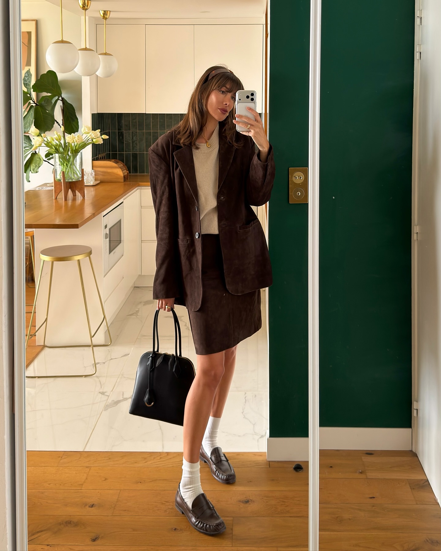 Thế nào là đỉnh cao mặc chân váy ngắn: Phụ nữ Pháp gợi ý 5 cách diện đơn giản mà đẹp long lanh- Ảnh 2.