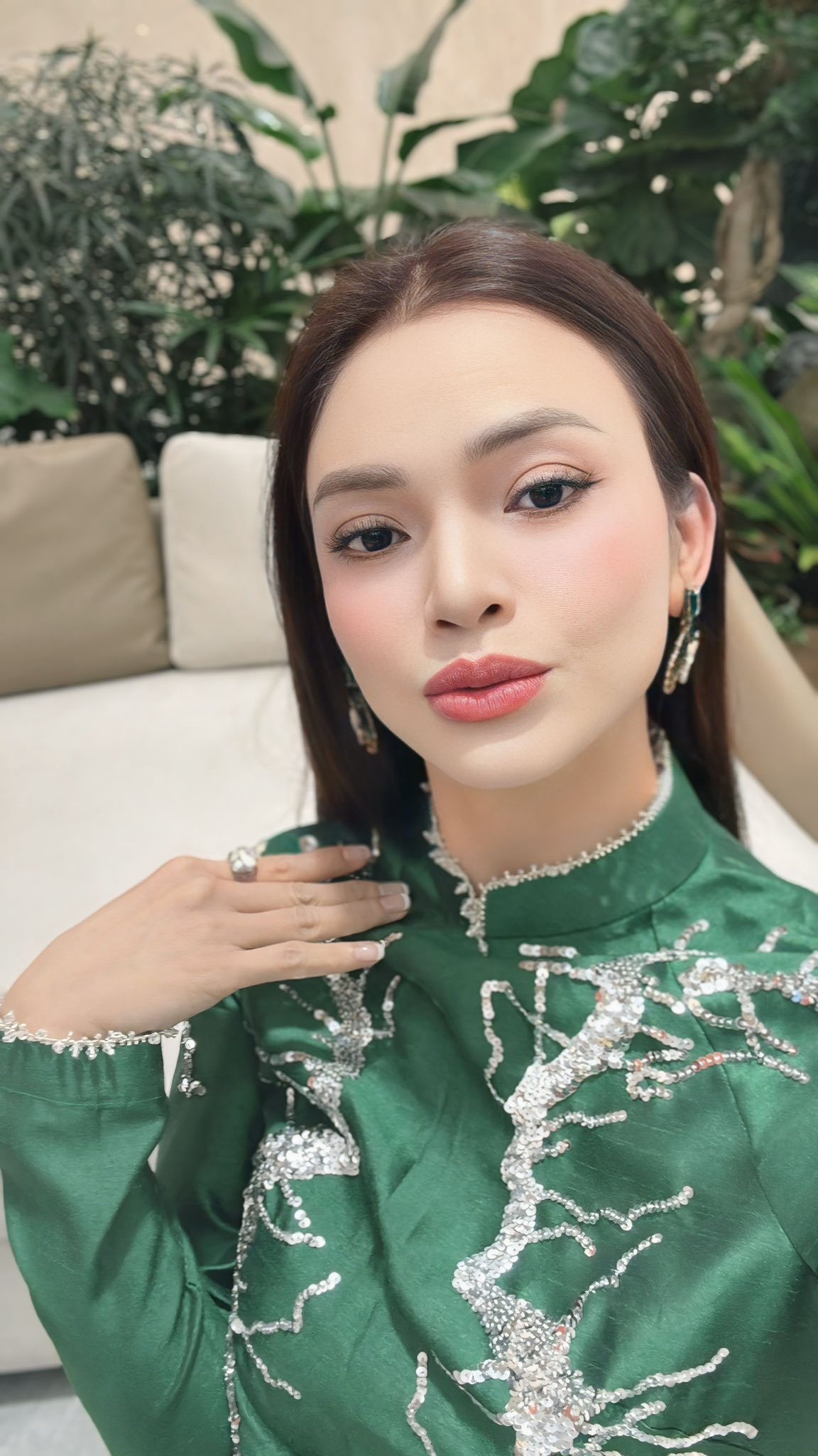 Nữ NSND sở hữu biệt phủ 10.000m2 ở Hà Nội, 42 tuổi tái hôn, vừa xây biệt thự mới 10 phòng ngủ- Ảnh 1.