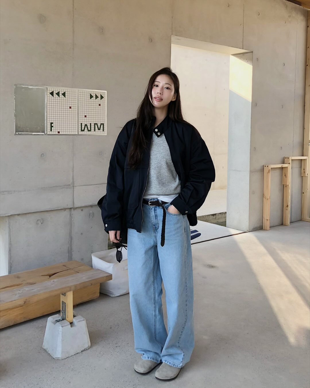 Phụ nữ Hàn mặc quần jeans ống rộng rất đẹp với 5 công thức- Ảnh 6.