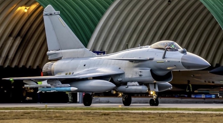 Ký thỏa thuận định mua 24 chiếc F-15, quốc gia Đông Nam Á bất ngờ đổi sang J-10 của Trung Quốc- Ảnh 2.