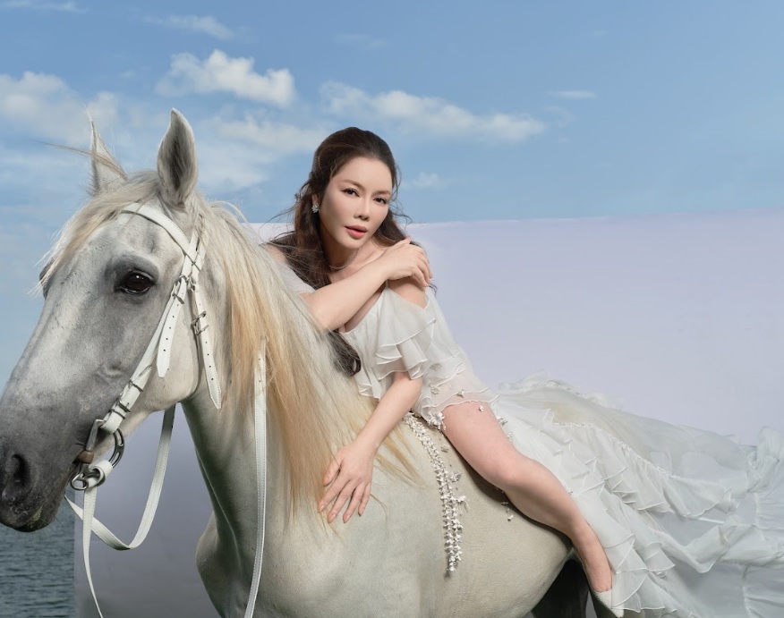 Lý Nhã Kỳ khoe nhan sắc quyến rũ tại resort trăm tỷ riêng ở Đồng Nai- Ảnh 1.